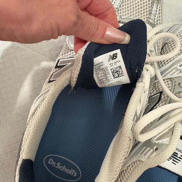 New balance - Picture 2 of 5